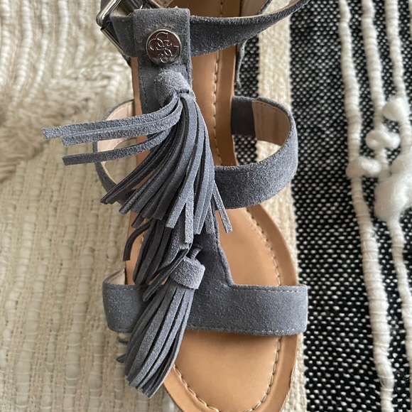 Guess suede wedges with tassels - Size 8 - Picture 3 of 3
